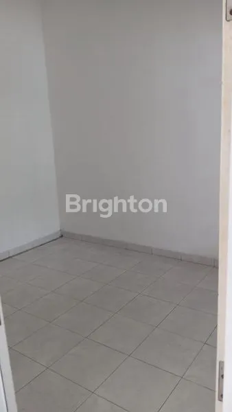 image RUMAH 1 LANTAI DI DALAM PERUMAHAN COLOMADU (5)