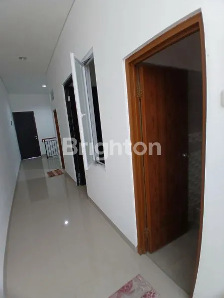 image RUMAH 3 LANTAI DEKAT SUNRISE GARDEN, JAKARTA BARAT, SHM (4)