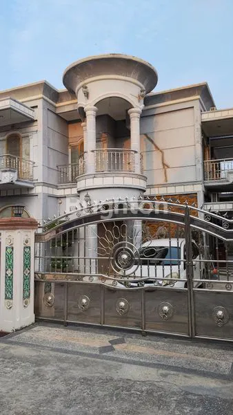 image DIJUAL RUMAH MEWAH 2 LANTAI SIAP HUNI (1)