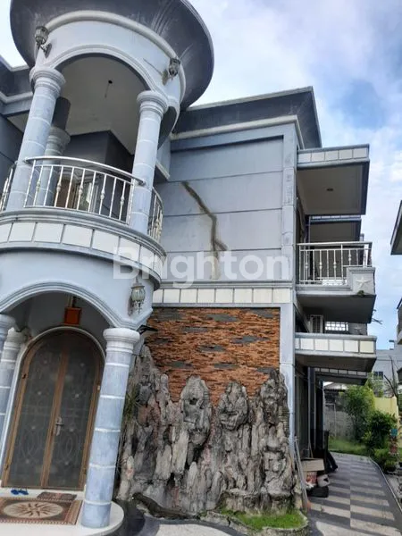 image DIJUAL RUMAH MEWAH 2 LANTAI SIAP HUNI (2)