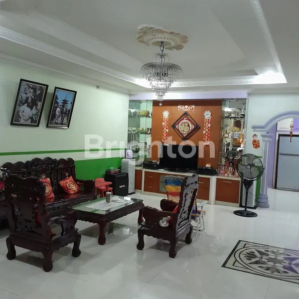 image DIJUAL RUMAH MEWAH 2 LANTAI SIAP HUNI (6)