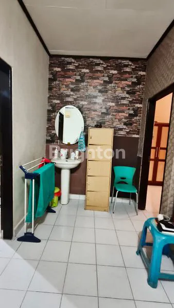 image DISEWAKAN RUMAH DAERAH KORI NUANSA DEKAT PASAR KORI TAMAN GERIYA JIMBARAN KUTA SELATAN (7)