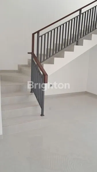 image RUMAH 2 LANTAI SIAP HUNI (4)