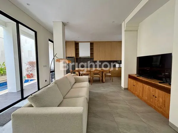 image MODERN LUXURY VILLA FRESHLY RENOVATED IN CENTRAL KEROBOKAN (2)