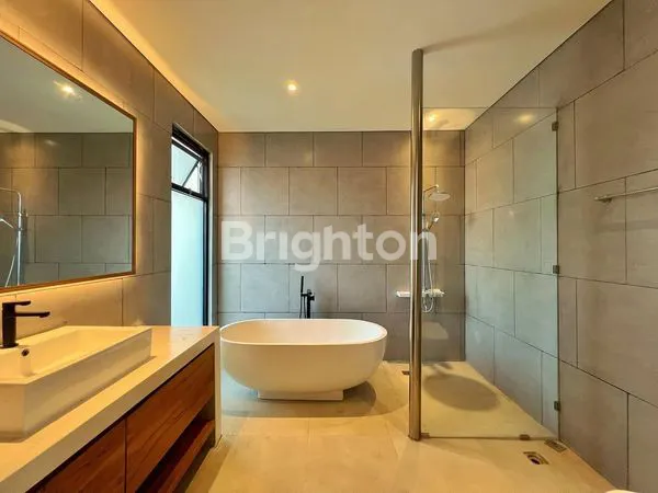 image MODERN LUXURY VILLA FRESHLY RENOVATED IN CENTRAL KEROBOKAN (7)