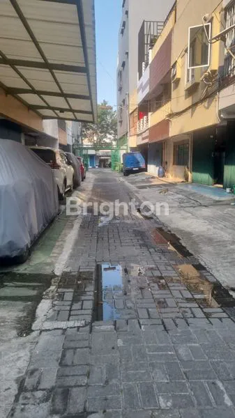 image RUKO TIGA LANTAI AKSES MUDAH KEMANA MANA TAMBORA JAKARTA BARAT  (3)