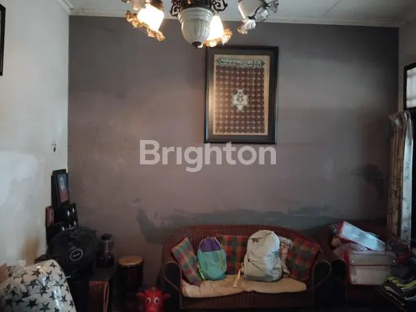 image RUMAH 1,5 LANTAI LT 90 DI KEMAYORAN (3)