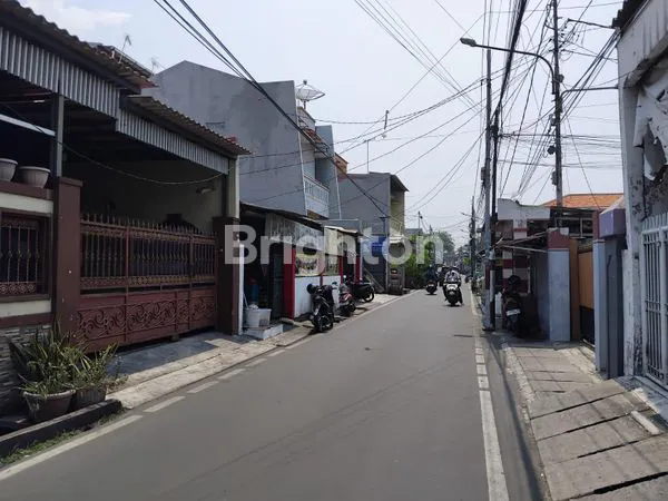 image RUMAH 1,5 LANTAI LT 90 DI KEMAYORAN (7)