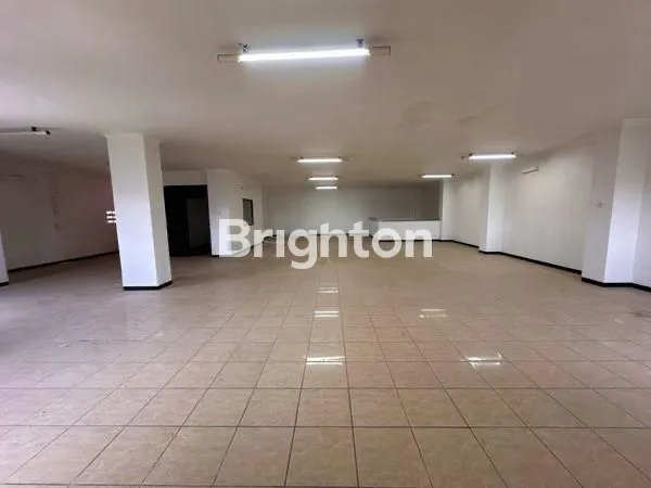 image RUKO BESAR COCOK UTK KANTOR, LOKASI TENGAH KOTA SOLO DAN DEKAT MALL PARAGON!! ISTIMEWA (6)