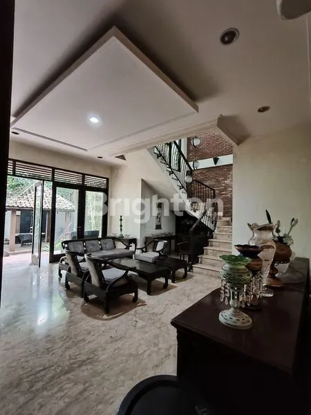 image RUMAH ADEM U/ MASA TUA , ADA SWIM POOL DI JAGAKARSA, BANGUNAN 2 LANTAI  (2)