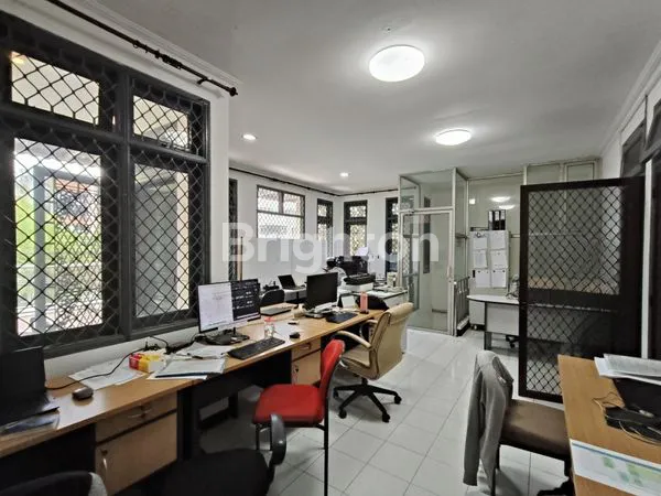 image RUMAH RAPI DI TAMAN ARIES, BANGUNAN 2 LANTAI. (2)