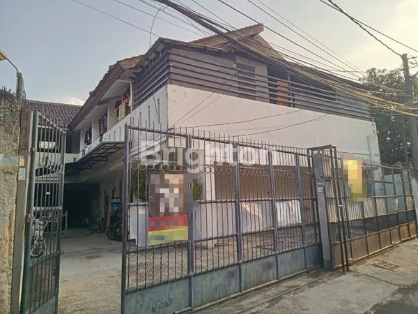 image RUMAH KONTRAKAN 2 LANTAI 7 PINTU JOGLO DEKAT MERCUBUANA JAKARTA BARAT BANTING HARGA (1)