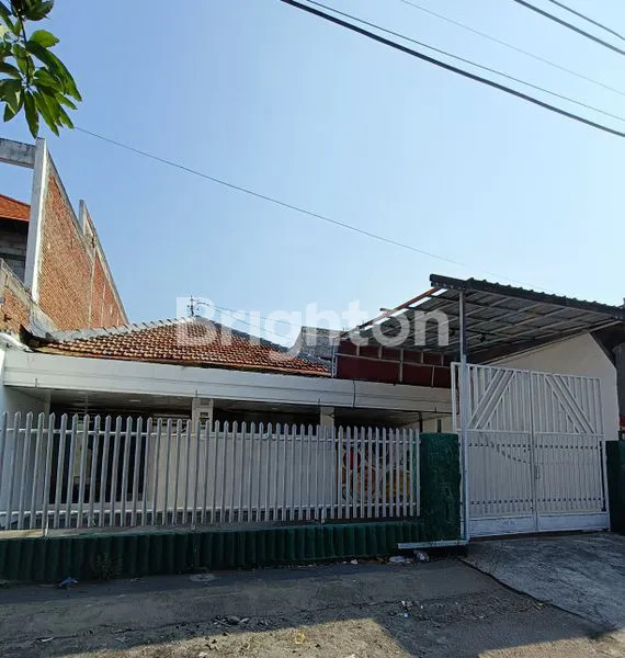 image HUNIAN STRATEGIS DEKAT PUSAT KOTA DI KAWASAN DUKUH KUPANG TIMUR, SURABAYA  (1)