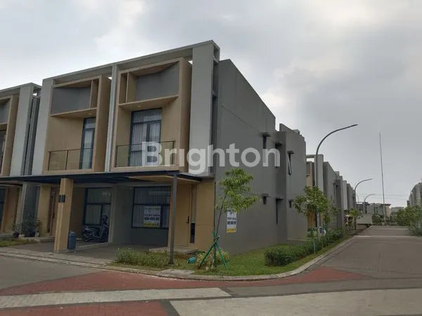 image RUMAH HOEK FURNISHED SIAP HUNI DI TANAKAYU SVASTI BSD (2)