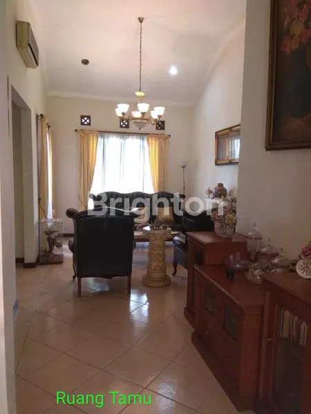 image TURUN HARGA, RUMAH SEMI FURNISHED+TAMAN DEPAN & BELAKANG RUMAH DALAM KOMP DI LINGKTENANG (5)