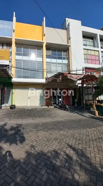 image RUKO 3 LANTAI DEKAT SEMOLOWARU SIAP PAKAI (3)