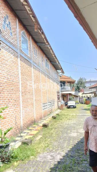 image RUMAH & KOST STRATEGIS DI SARI INDAH RAYA (5)