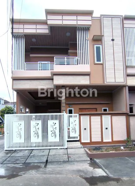 image RUMAH MEWAH LT 86 LB 152 DI TANGERANG (1)