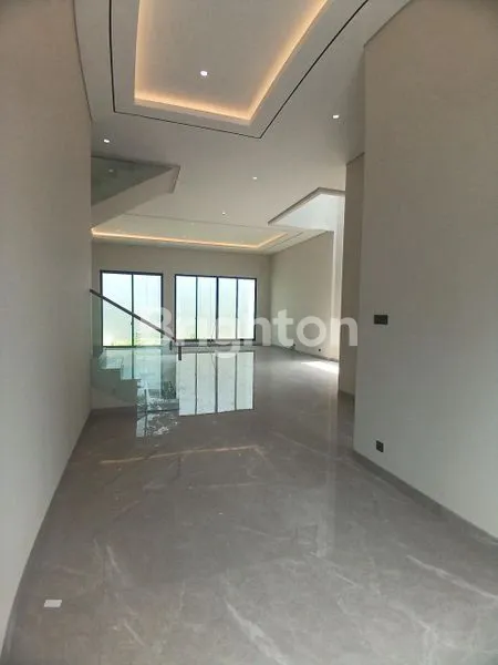 image BARU MINIMALIS SPLIT LEVEL PAKUWON INDAH (2)