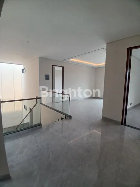 image BARU MINIMALIS SPLIT LEVEL PAKUWON INDAH (4)