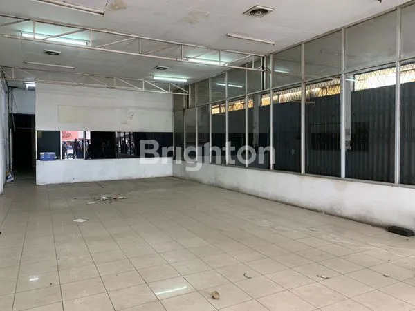 image BANGUNAN EX DEALER DI JALAN RAYA BOGOR DEKAT TOLL CIJAGO CISALAK (3)