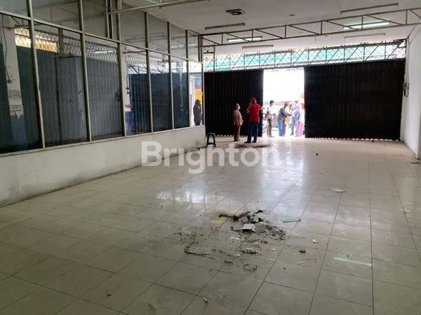 image BANGUNAN EX DEALER DI JALAN RAYA BOGOR DEKAT TOLL CIJAGO CISALAK (4)