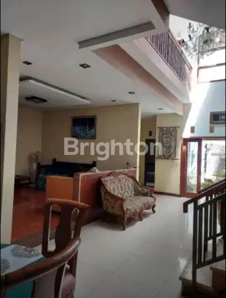 image RUMAH MEWAH 2 LANTAI DAERAH CIKUTRA (2)