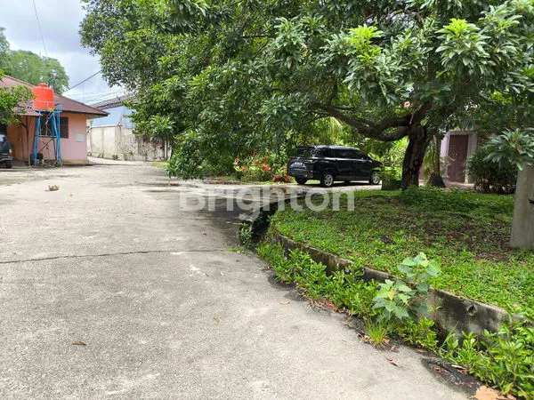 image LAHAN PREMIUM 2.950M2 TENGAH KOTA DI GATOT SUBROTO - SUTOMO PEKANBARU BONUS 5 RUMAH (6)