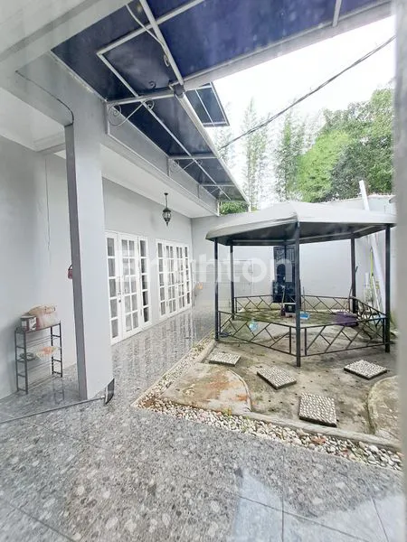 image RUMAH MEWAH 2 LANTAI (5)