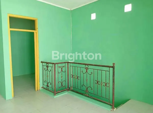 image DIKONTRAKKAN TAHUNAN RUMAH 2 LANTAI TENGAH KOTA (4)