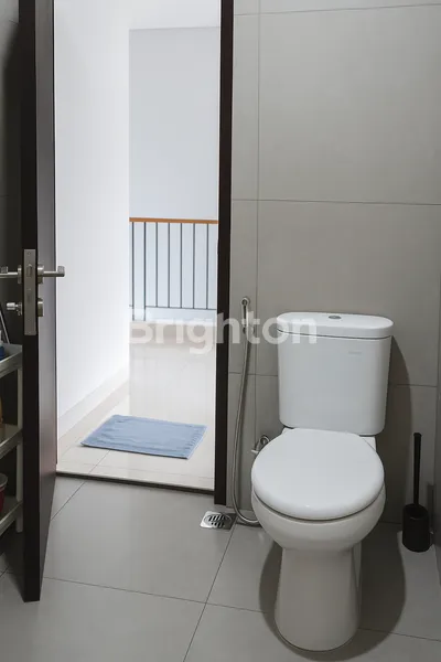 image RUMAH 2 LANTAI STRATEGIS SIAP HUNI DI TAPOS, DEPOK – SHM, 3 KAMAR, AKSES MUDAH KE TOL CIMANGGIS (6)