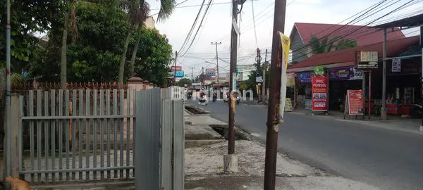 image TANAH KOMERSIAL BESERTA ISI BANGUNAN 1.316M2 DI JL. KERETA API (2)