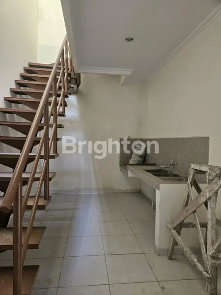 image RUMAH BESAR 2 LANTAI PAVILLIUM (7)