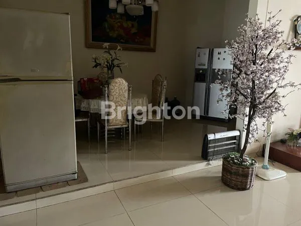 image RUMAH MEWAH LT 351M² DI SUKOMANUNGGAL SURABAYA (4)