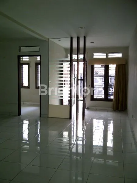 image RUMAH 2 SETENGAH LANTAI KEPA DURI JAKARTA BARAT  (6)