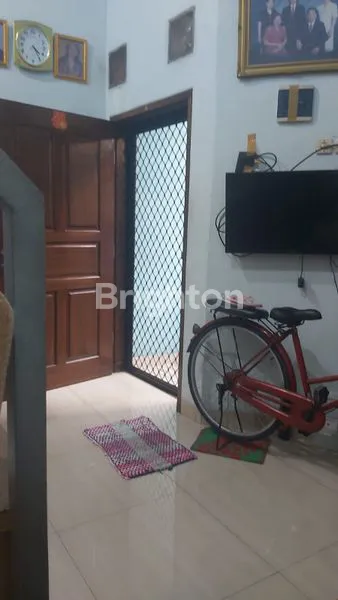 image RUMAH SUNTER AGUNG SEMI FURNISH SHM UK 4X7 3 LANTAI ROW 2 MOBIL JAKARTA UTARA (4)