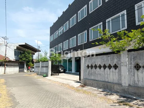 image GEDUNG KANTOR SHM, SIAP HUNI DI PUTAT INDAH, SURABAYA  (2)