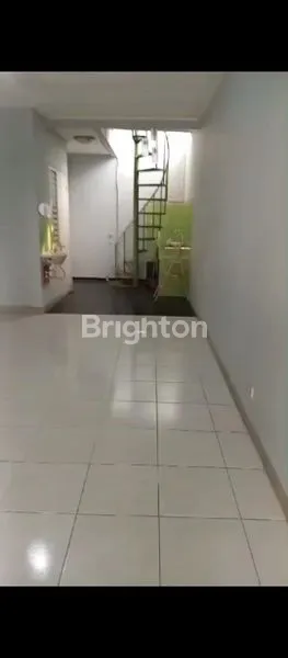 image RUMAH 2 LANTAI HOOK BEBAS BANJIR METRO PERMATA 1 TANGERANG (2)