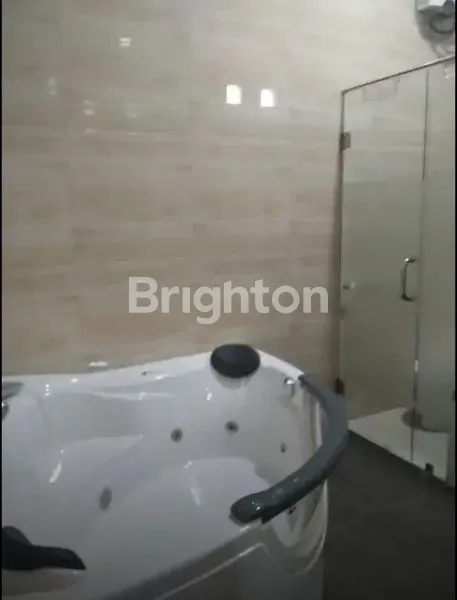 image RUMAH CANTIK DI PINGGIR JALAN RAYA BSD (3)