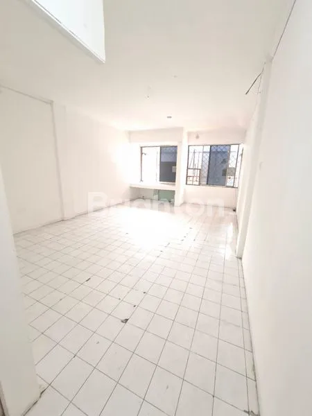 image RUKO 2 LANTAI STRATEGIS KELAPA GADING (2)