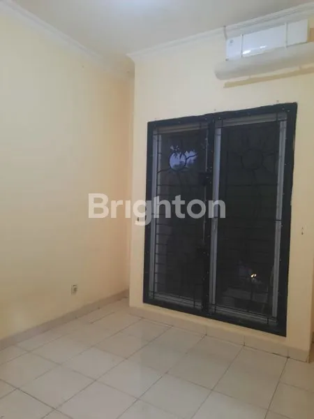 image HUNIAN NYAMAN DI GADING SERPONG, LT 128M² (4)