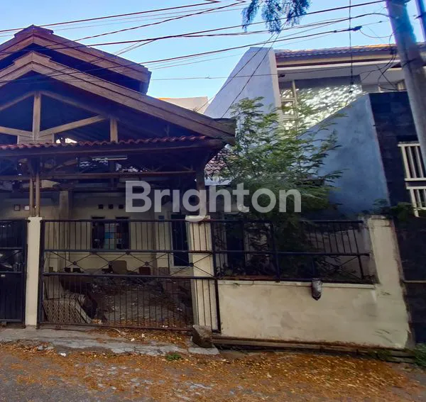 image RUMAH DEPAN JALAN RAYA MERR (1)