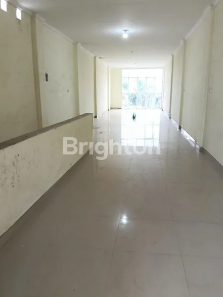 image RUKO 3 LANTAI STRATEGIS DI PUSAT BISNIS TEUKU UMAR DENPASAR ADA HALAMAN LUAS DI BELAKANG (3)