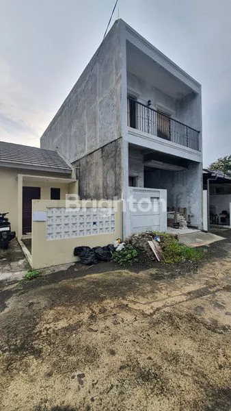 image DIJUAL CEPAT RUMAH 2 LANTAI DI PERUMAHAN JL MULAWARMAN DEKAT UNDIP LOKASI STRATEGIS (1)