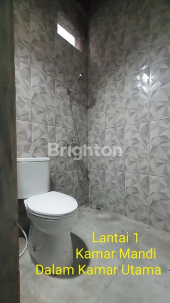 image DIJUAL CEPAT RUMAH 2 LANTAI DI PERUMAHAN JL MULAWARMAN DEKAT UNDIP LOKASI STRATEGIS (4)