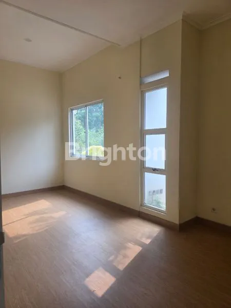 image RUMAH MEWAH LT 202 DI SUMMARECON GADING SERPONG (2)