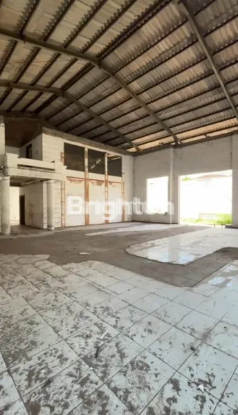 image GEDUNG MEGAH LETAKNYA STRATEGIS DI PUSAT KOTA SURABAYA (1)