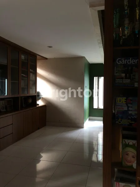 image RUMAH RAPI LUAS DAN TERAWATA SIAP HUNI  (6)