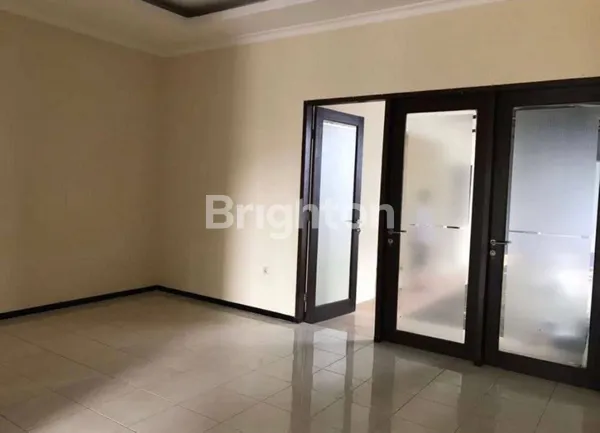 image DISEWAKAN RUMAH MINIMAL 2 TAHUN LOKASI STRATEGIS DEKAT ROYAL PLAZA DI KETINTANG (3)