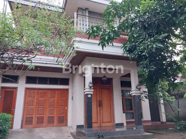 image RUMAH MEWAH 2 LANTAI DI JALAN PUTER RAYA BINTARO JAYA SEKTOR 5 (1)